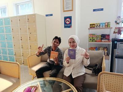 Hibah Buku Kepada KKN UINSSC Kelompok 65 Tahun 2026