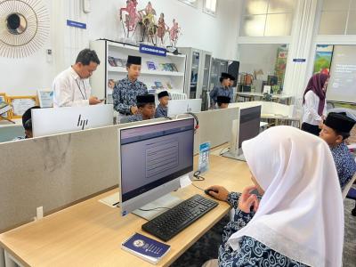 Kunjungan Literasi SMP IBS Alma Asy-Syauqy